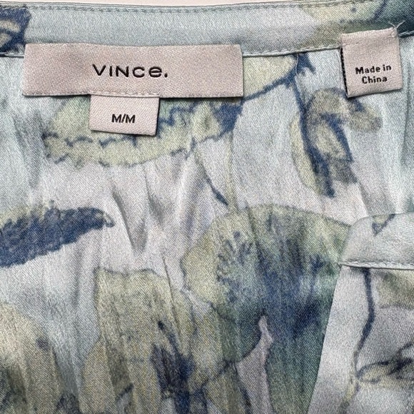 Vince Crushed Satin V Neck Blouse Size M Button Front Floral Pale Lagoon Pleated - Picture 10 of 12